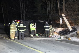 Truck Snaps Pole Near Sisters Restaurant, US209, Tamaqua, 1-19-2014 (5)