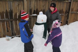Building and Snowman, Snowwoman, Dutch Hill, Tamaqua, 2-13-2014 (11)