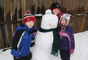 Building and Snowman, Snowwoman, Dutch Hill, Tamaqua, 2-13-2014 (12)