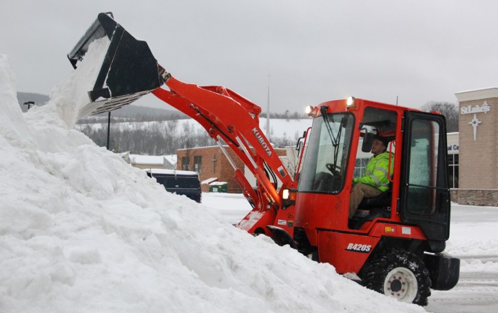 Removing Snow, Tamaqua, 2-5-2014 (6)