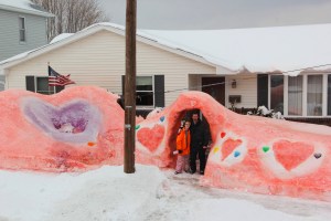 Valentines Day Igloo, East Fell Street, Summit Hill, 2-14-2014 (66)