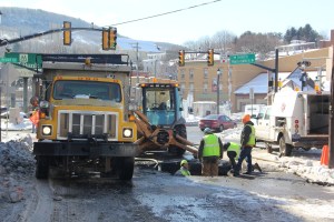 Water Main Leak, Five Points, Mauch Chunk St, Tamaqua, 2-6-2014 (107)
