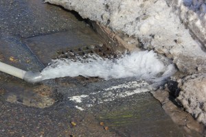 Water Main Leak, Five Points, Mauch Chunk St, Tamaqua, 2-6-2014 (119)