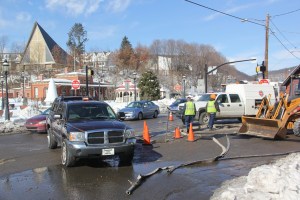 Water Main Leak, Five Points, Mauch Chunk St, Tamaqua, 2-6-2014 (63)