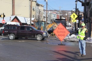Water Main Leak, Five Points, Mauch Chunk St, Tamaqua, 2-6-2014 (82)