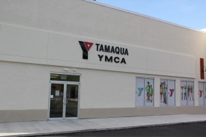 Volunteers Painting, YMCA, Tamaqua, 9-16-2012 (3)