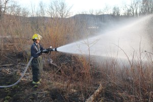 Brush Fire, Duth Hill, Tamaqua, 4-26-2014 (160)