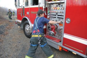 Brush Fire, Duth Hill, Tamaqua, 4-26-2014 (21)
