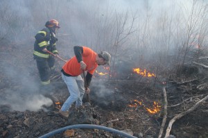 Brush Fire, Duth Hill, Tamaqua, 4-26-2014 (39)