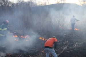 Brush Fire, Duth Hill, Tamaqua, 4-26-2014 (43)