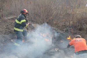 Brush Fire, Duth Hill, Tamaqua, 4-26-2014 (49)
