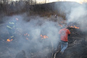 Brush Fire, Duth Hill, Tamaqua, 4-26-2014 (54)