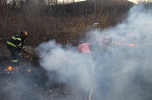 Brush Fire, Duth Hill, Tamaqua, 4-26-2014 (57)