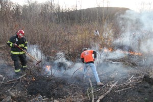 Brush Fire, Duth Hill, Tamaqua, 4-26-2014 (65)