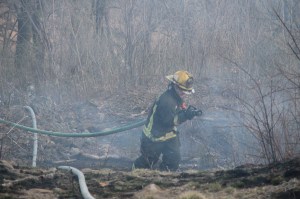 Brush Fire, Duth Hill, Tamaqua, 4-26-2014 (78)