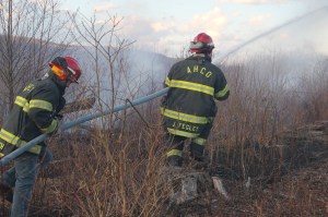 Brush Fire, Duth Hill, Tamaqua, 4-26-2014 (89)