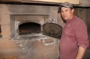 Free Bread from Padora's Italian Bakery, Tamaqua, 4-28-2014 (9)