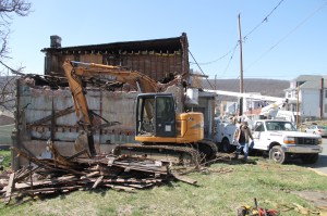 House Demolition, 3rd Street, Coaldale, 4-16-2014 (10)