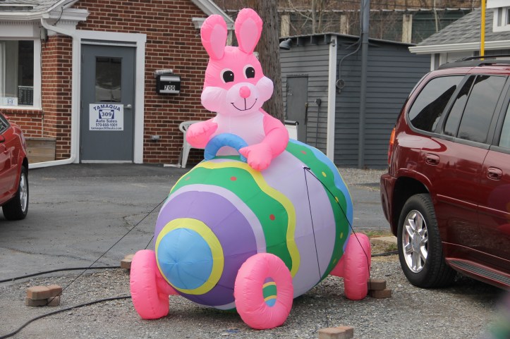 Inflatable Easter Bunny, 309 Auto Sales, Tamaqua, 4-13-2014 (1)