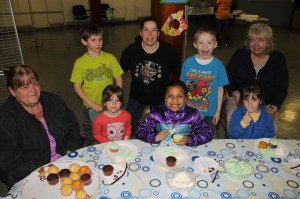 Kids Arts and Crafts, Cupcake Decorating, Communit Arts Center, Tamaqua, 4-10-2014 (5)