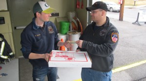 Making Pizzas, East End Fire Company, Tamaqua, 4-4-2014 (1)