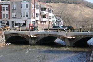 Status of US209 Bridge Work, East Broad Street, Tamaqua, 4-17-2014 (20)