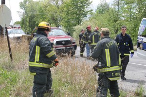 Car Up Grassy Embankment, No. 11 Hill, US209, Coaldale, 5-23-2014 (17)