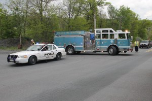Car Up Grassy Embankment, No. 11 Hill, US209, Coaldale, 5-23-2014 (26)