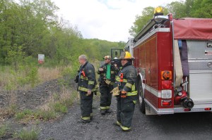 Car Up Grassy Embankment, No. 11 Hill, US209, Coaldale, 5-23-2014 (27)