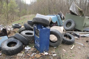 Picking Up Litter Behind Tamaqua Middle School, Tamaqua, Walker Township, 5-9-2014 (16)