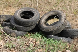 Picking Up Litter Behind Tamaqua Middle School, Tamaqua, Walker Township, 5-9-2014 (28)