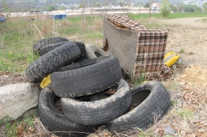 Picking Up Litter Behind Tamaqua Middle School, Tamaqua, Walker Township, 5-9-2014 (33)