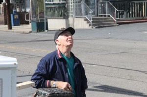 Putting Last of Hero Banners Up in Tamaqua, 5-26-2014 (26)