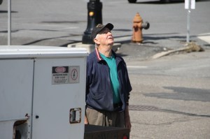 Putting Last of Hero Banners Up in Tamaqua, 5-26-2014 (78)