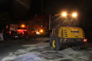 Responders Clean Up Fuel Spill from Tractor Trailer in Hometown, 5-15-2014 (16)