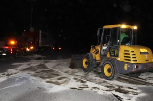 Responders Clean Up Fuel Spill from Tractor Trailer in Hometown, 5-15-2014 (19)