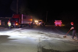 Responders Clean Up Fuel Spill from Tractor Trailer in Hometown, 5-15-2014 (41)