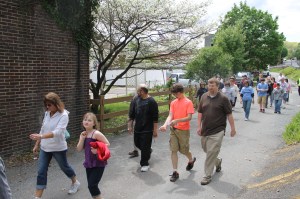 Tamaqua Hunger Walk, St. Luke's Family Practice, S. Railroad Street, Tamaqua, 5-18-2014 (101)
