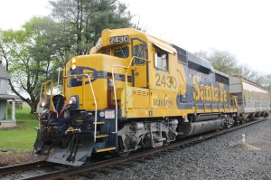 Train Traveling Through Clamtown, 5-10-2014 (10)
