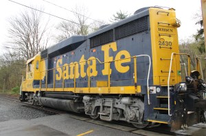 Train Traveling Through Clamtown, 5-10-2014 (15)