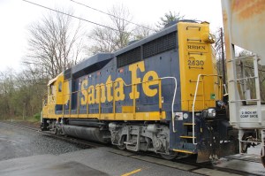 Train Traveling Through Clamtown, 5-10-2014 (16)