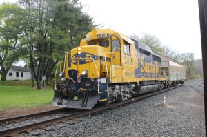Train Traveling Through Clamtown, 5-10-2014 (9)