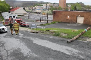Truck Snaps Pole after Losing Breaks on Cherry Street, Tamaqua, 5-10-2014 (9)