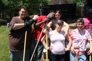 Volunteers Cleaning Odd Fellow's Cemetery, Tamaqua, 5-11-2014 (19)