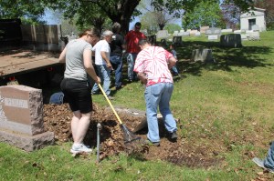 Volunteers Cleaning Odd Fellow's Cemetery, Tamaqua, 5-11-2014 (5)