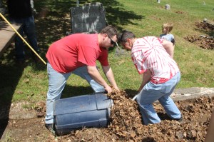 Volunteers Cleaning Odd Fellow's Cemetery, Tamaqua, 5-11-2014 (7)