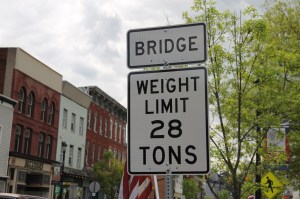 Weight Limit 28 Tons Bridge Sign, West Broad Street, Tamaqua, 5-18-2014 (2)