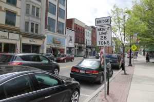 Weight Limit 28 Tons Bridge Sign, West Broad Street, Tamaqua, 5-18-2014 (4)