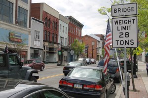 Weight Limit 28 Tons Bridge Sign, West Broad Street, Tamaqua, 5-18-2014 (5)
