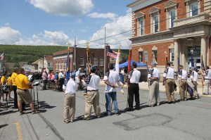 Memorial Service, Veterans' Memorial Garden, Coaldale, 5-25-2014 (14)